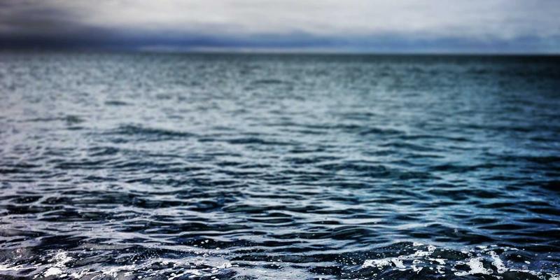 金属屋面革新：铝瓦如何为历史建筑修复注入禅意与现代生命力