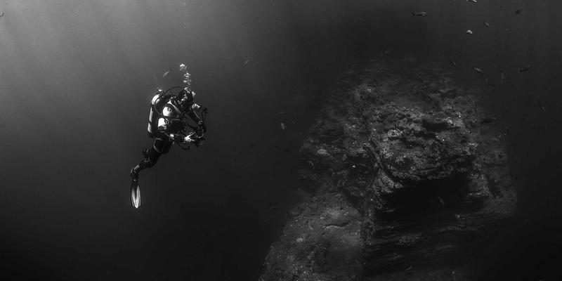 铝瓦表面涂层技术深度解析：氟碳喷涂、聚酯烤漆与阳极氧化如何影响禅意建筑的耐久性